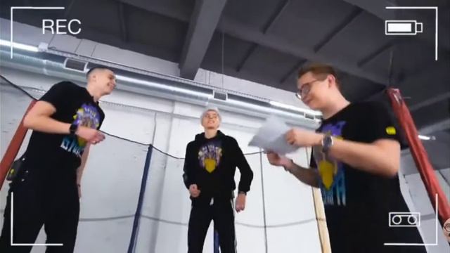 Как снимали А4: Кто последний покинет батут, получит 1000$ | Реакция на ОЛЕЖЭ смотреть онлайн