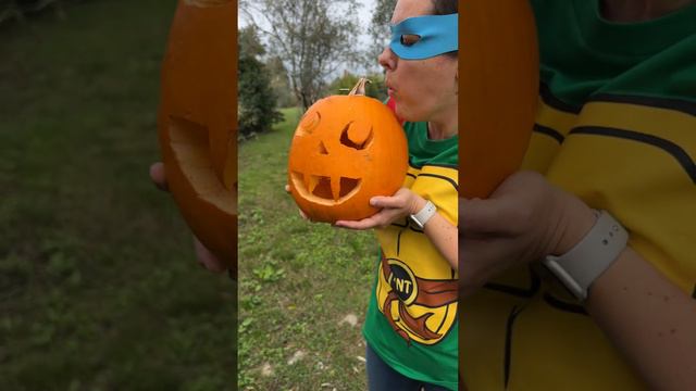 🎃#halloween jack-o'-lantern vs You in our #kids #staringcontest