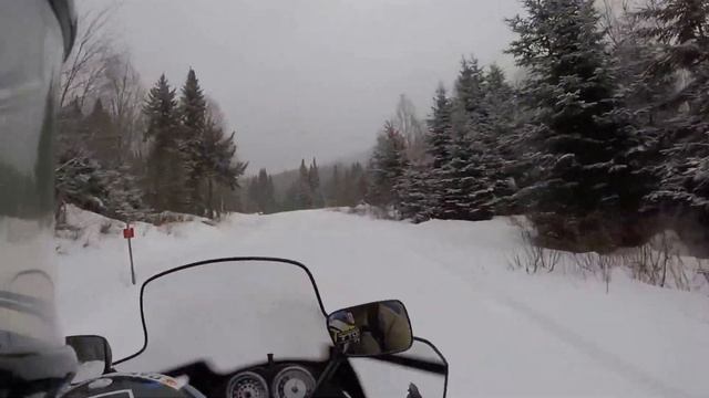 Pittsburg, NH trail ride  / 2005 Skidoo GTX 600 SDI
