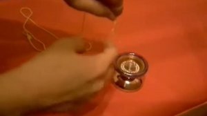 Видео школа йо йо.Как одеть верёвку на йо йо.