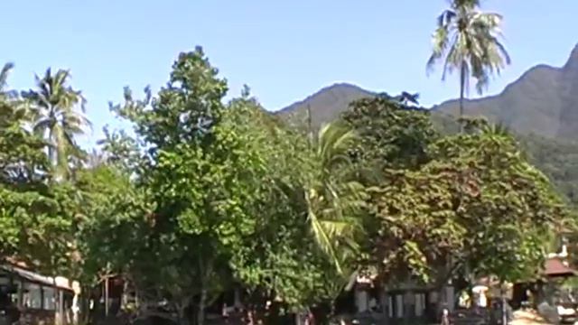 Пляж White Sand Beach во время прилива на о.Ко Чанг (Тайланд) смотреть онлайн