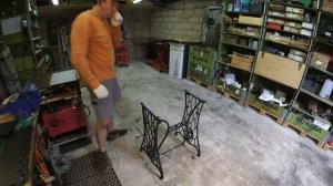 стол для Мангала из старой швейной машины