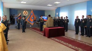 Церемония крепления полотнища Знамени к древку.  Саратов