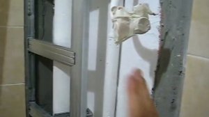 прячем трубы в ванной // короб под углом //