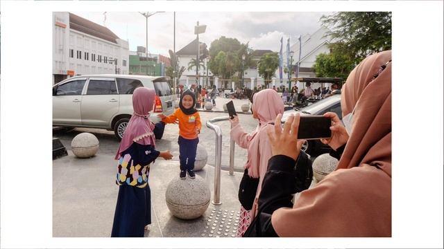 Shooting street photography with Leica D'Lux 6 --- is any good? смотреть онлайн