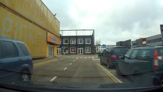Литва Улицы Вильнюса Поездка в OUTLET PARK Поиск места для парковки смотреть онлайн