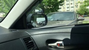 Движение задним ходом. Упражнение заезд в бокс задним ходом.