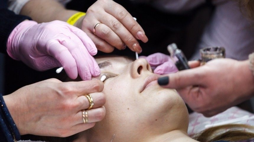 Роковая красота: Как не лишиться здоровья у подпольных косметологов