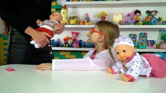 Доктор Маленькая Вера лечит детей - Видео для детей и всей семьи