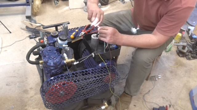 Подключение Компрессора с трёхфазным двигателем к сети 220 смотреть онлайн