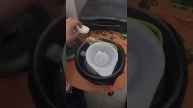 походная газовая плита и посуда. смотреть онлайн