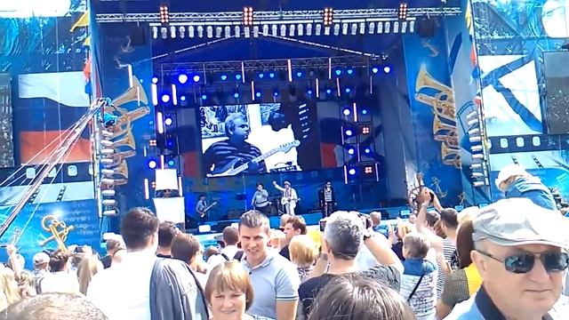 Копия видео "8 я часть Дремлет притихший северный город Митьки" смотреть онлайн