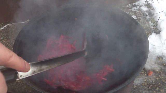 ЧТО НАДО МУЖИКУ ДЛЯ СЧАСТЬЯ? Классический борщ в казане. смотреть онлайн