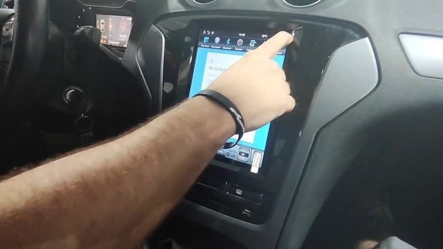 Experto explica cómo tener una PANTALLA XL en Ford Mondeo. Impresionante tamaño. Tipo Tesla смотреть онлайн