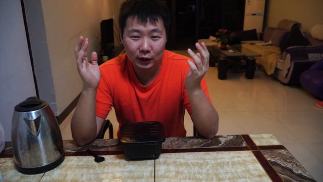 Пробуем Рисовый Доширак с Курицей * бомж обед* обзор еды смотреть онлайн