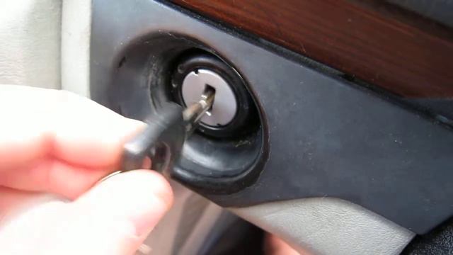 W124 Jammed Ignition Barrel смотреть онлайн