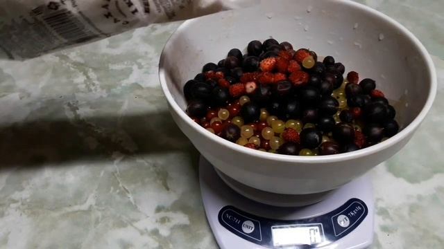 Вкусняшка для дочки из ягод смотреть онлайн