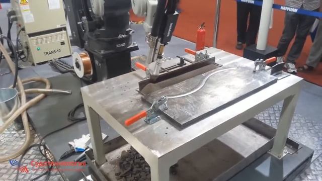 Роботизированная сварка под флюсом. Сварочный робот Panasonic
