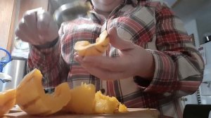 Как быстро очистить тыкву от кожуры.??