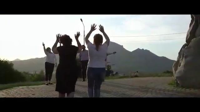 Хит 2019! Подарок родителей выпускникам. смотреть онлайн