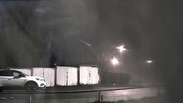 Яркие метеоры (болиды) наблюдались за прошедший месяц на ночном небе Испании, Англии.
