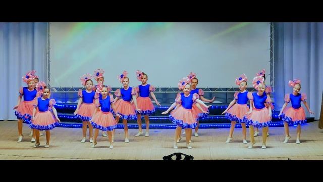 Волшебное превращение - Dance Video Channel смотреть онлайн