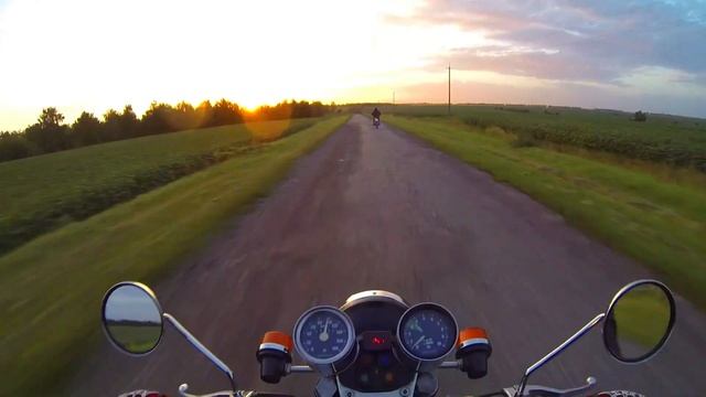 На Что Способна ЯВА 638! Лютая Покатушка На Мотоциклах ЯВА 634 ИЖ Юпитер 5! JAWA 350 смотреть онлайн