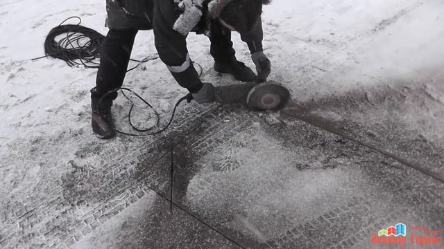 Монтаж индукционной петли для шлагбаума в жилом комплексе.