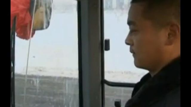 Брейк данс. Исполняет трактор смотреть онлайн