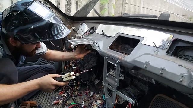 Богдан #1 Творим безумие! Панель с BMW f30 в ВАЗ! смотреть онлайн