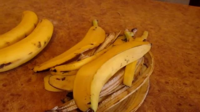 Банановая кожура -- хорошее удобрение для цветов и овощей!