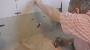 Разметка отверстий перед сверлением на инсталяции .