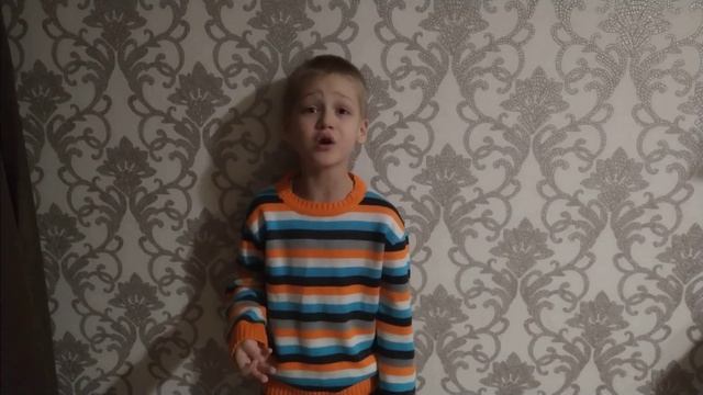 Локтионов Роман читает стихотворение Н. Саконской «Разговор о маме» смотреть онлайн