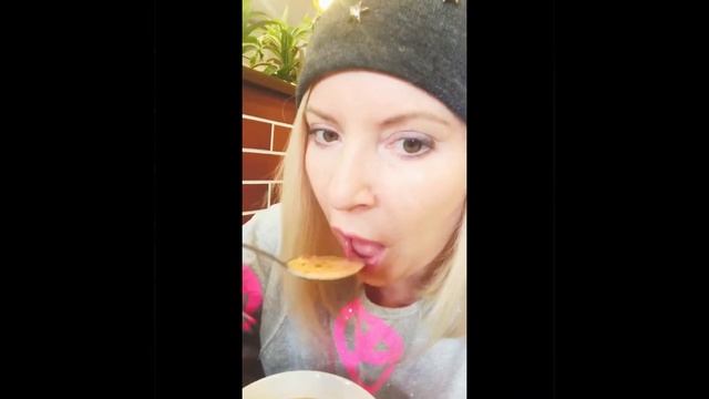 Обзор кафе Чебурек Блин Пончик. Ни один блогер в процессе съёмок не пострадал смотреть онлайн