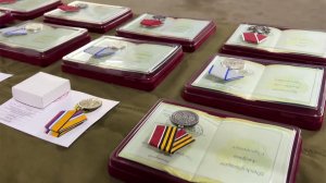 На передовой вручили госнаграды бойцам добровольческих отрядов "Барс" и ГРОМ "Каскад"