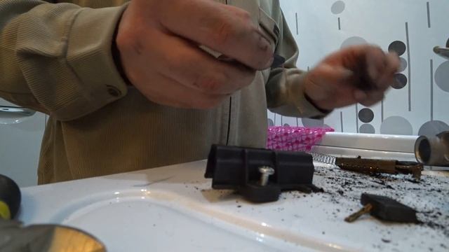 ?Live. Искрит из под машинки. Замена щёток. смотреть онлайн