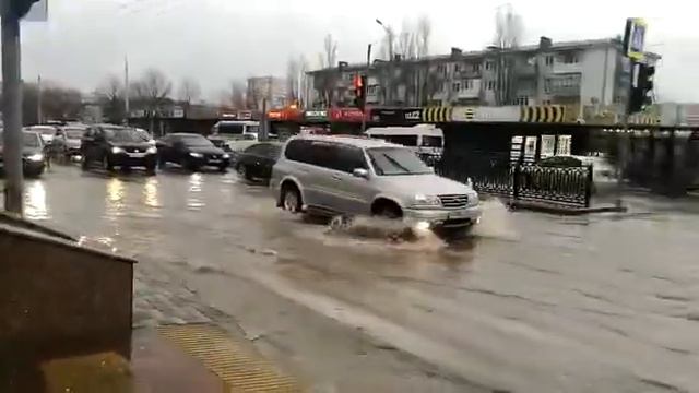 Проспект Дзержинского, у ЗАГСа. Новороссийск