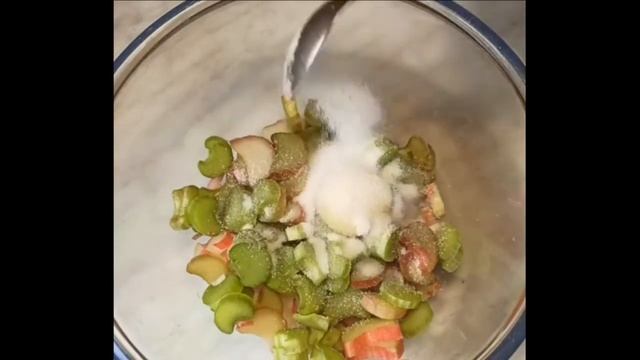 ПИРОГ ИЗ РЕВЕНЯ/РЕЦЕПТ ПИРОГА С РЕВЕНЕМ/ПИРОГ ИЗ РЕВЕНЯ ПРОСТОЙ РЕЦЕПТ/ЧТО ИСПЕЧЬ БЫСТРО И ВКУСНО