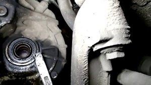 Volkswagen Passat B6(VW)/Фольксваген Пассат Б6 как поменять сальник привода/ replacing gland drive.