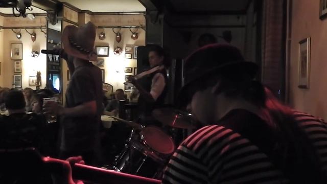 Schnaps-und-Bier Band - Was wollen wir trinken - Live in Ratskeller смотреть онлайн