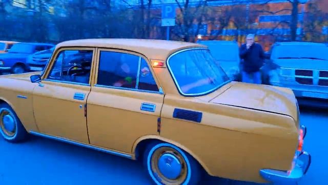 Выставка автомобилей МОСКВИЧ. 92 года ЗАВОДУ. Все автомобили участников. 6 ноября 2022.