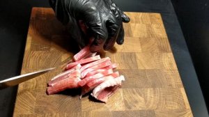Картофель запечённый в духовке,картошка с беконом,картошка в беконе.
