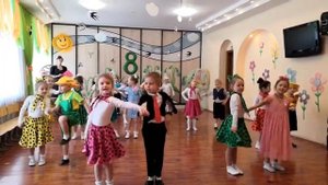 старшая группа танец Коротышки