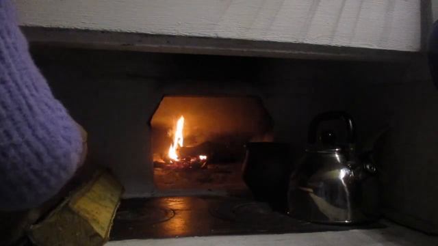 Растапливаю русскую печку. смотреть онлайн