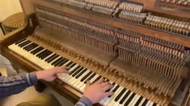 Demo of an ancient German piano Th Gerhard and co смотреть онлайн