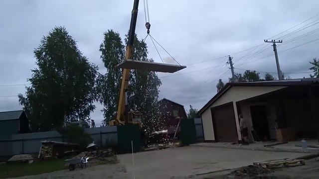 Обрыв проводов или криворукий крановщик смотреть онлайн