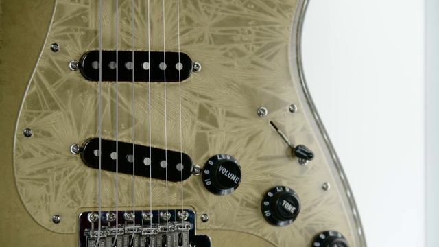 NAMM 2017 | Master Builder Scott Buehl On His Prestige Collection Frosted Duco Strat | Fender смотреть онлайн