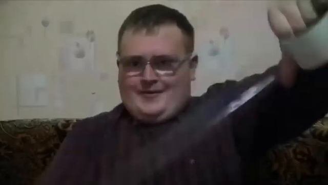 Это Директор это удалю 10 000 000 на ремонт школы Тем временем сам директор￼￼
