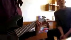 Она жуёт свой орбит без сахара