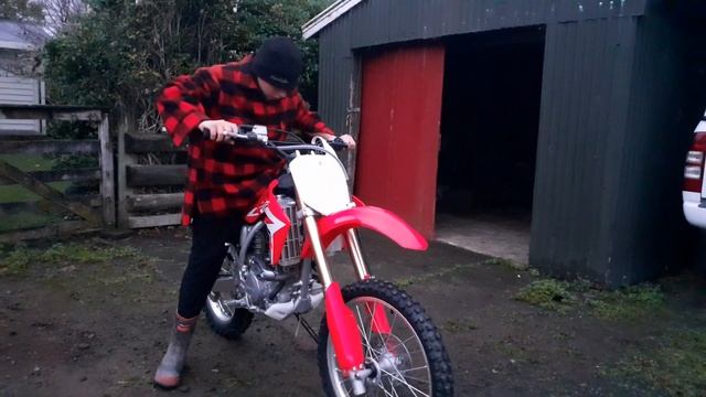 THE HONDA CRF 150R REVIEW And SOUND смотреть онлайн